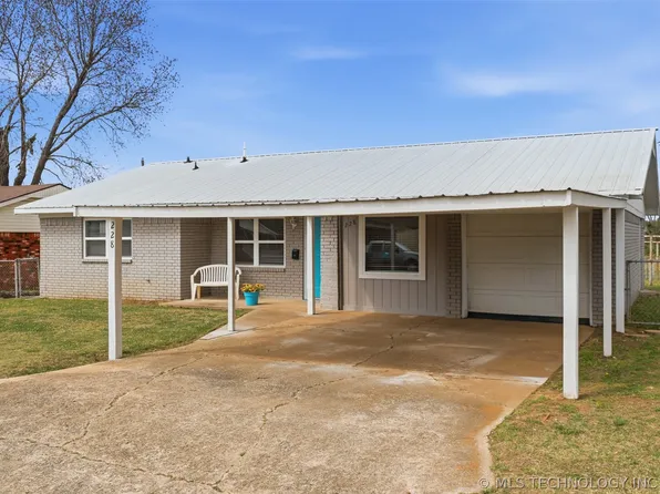 228 S 5th Ave, Stroud, OK 74079
