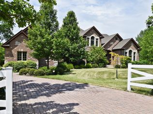 24599 W Indian Trail Rd, Barrington, IL 60010