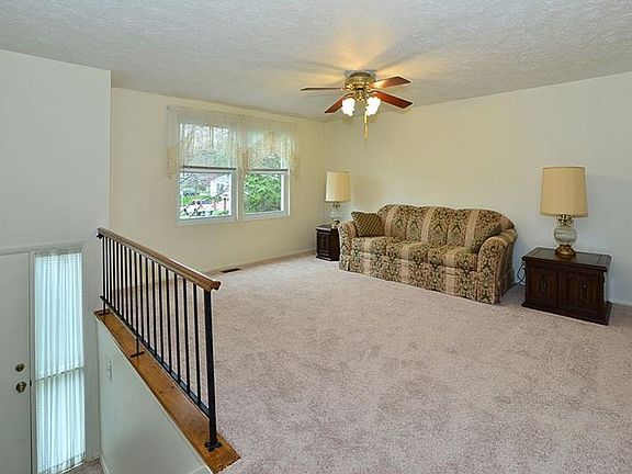 2nd image of 3 Wheatfield Dr