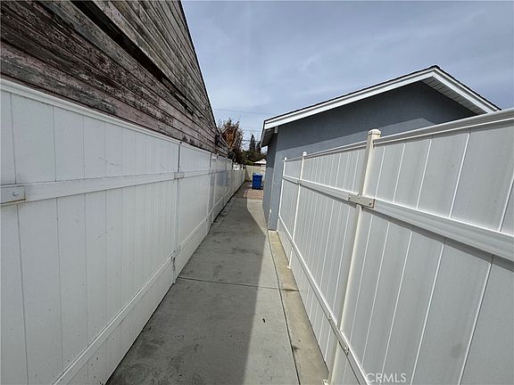 4th image of 15057 Paddock St
