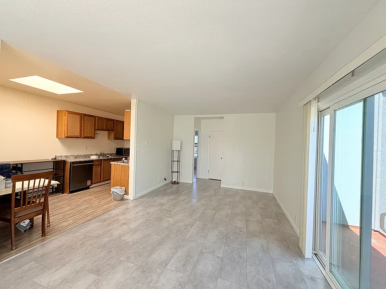 952 Mission Rd — Photo 3