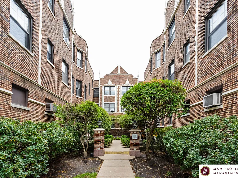 1010 North Boulevard — Photo 10