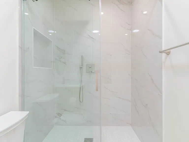 7570 Chaminade Ave — Photo 16