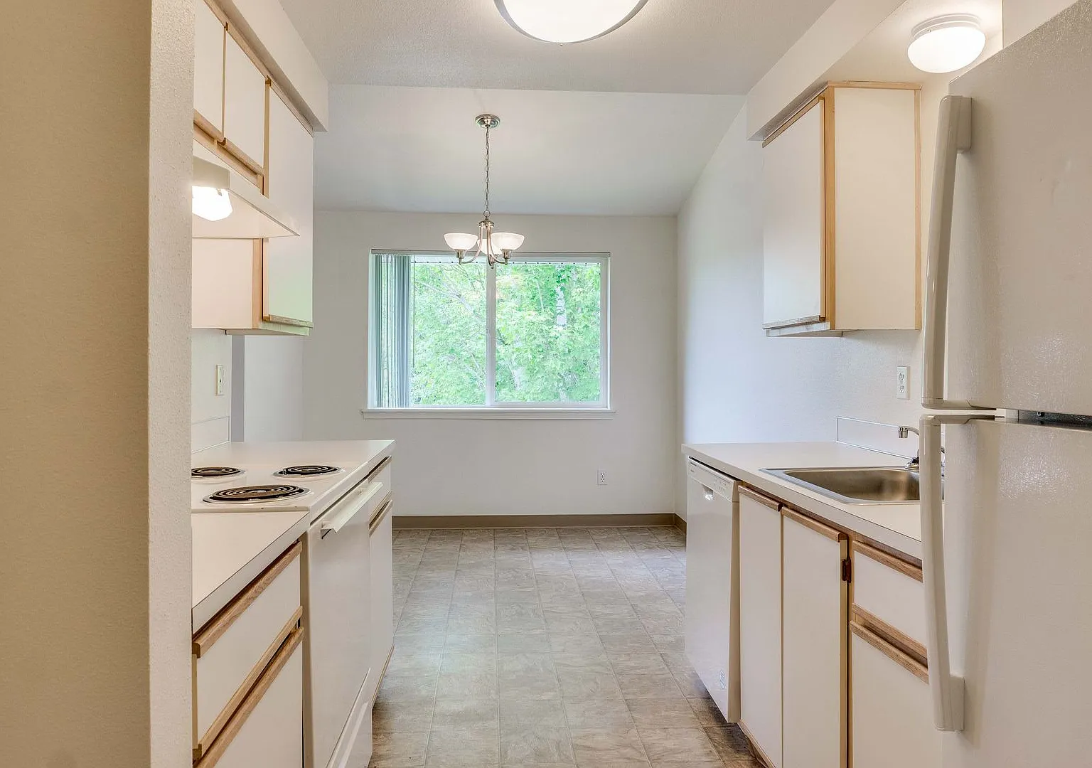 Maplewood Apartments — Photo 1