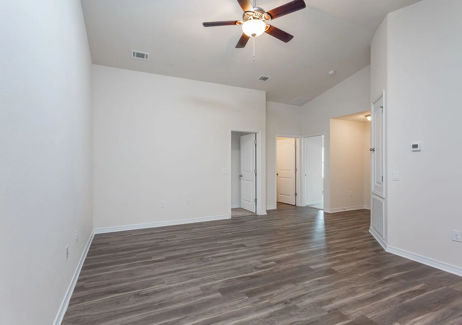 3-Bedroom Woodlands Home — Photo 3