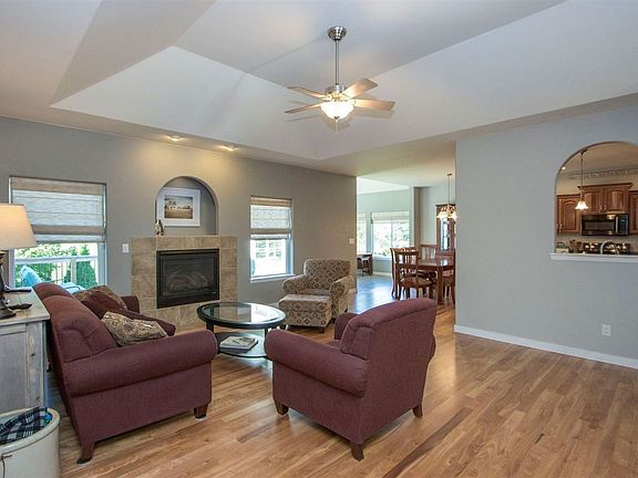 3rd image of 865 Forest Edge Ln