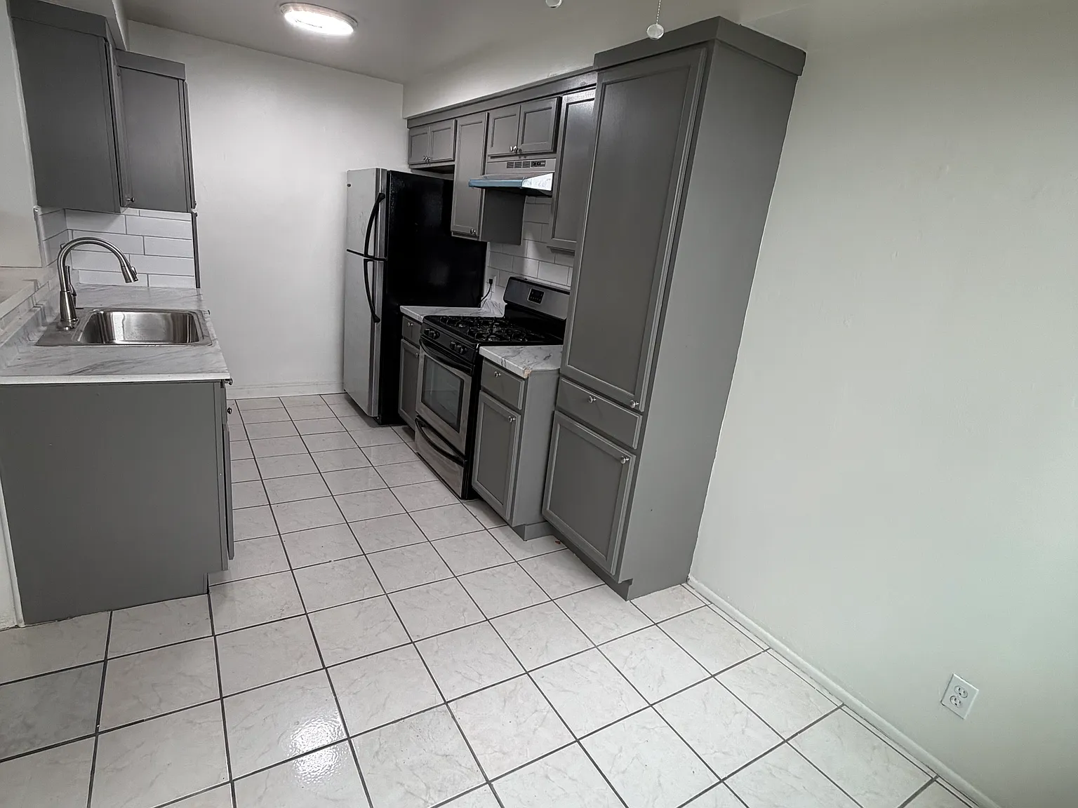 409 E Cedar Ave — Photo 3