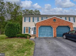 453 Crosswinds Dr, Lititz, PA 17543
