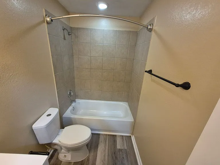 8806 Slumber Ln — Photo 15