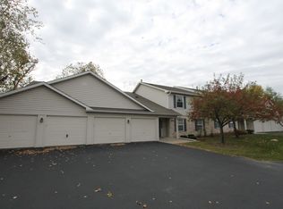1071 N Village Dr UNIT 2, Round Lake Beach, IL 60073