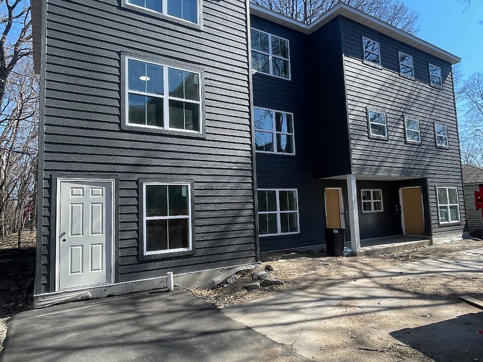 1st image of 815 6th St SE Unit 2
