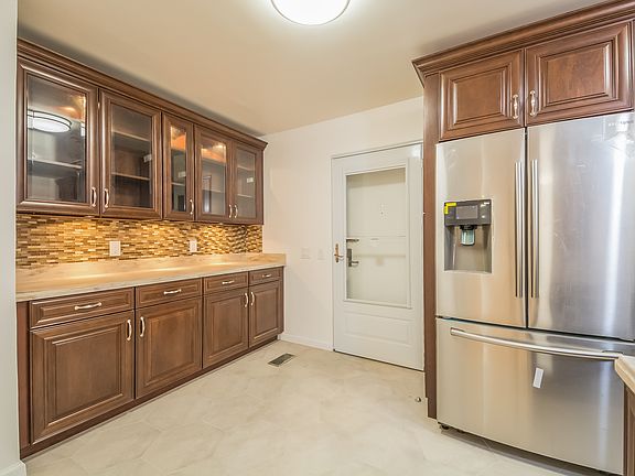 5th image of 31 W 127th St #1