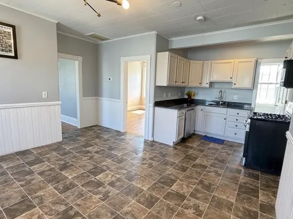 70 Vale St #3, Worcester, MA 01604