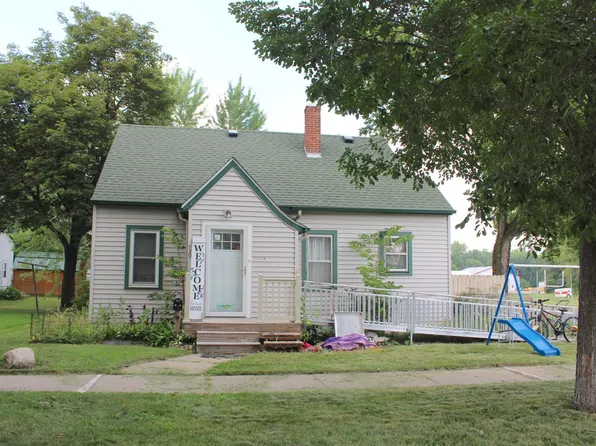439 3rd Ave SE, Hutchinson, MN 55350