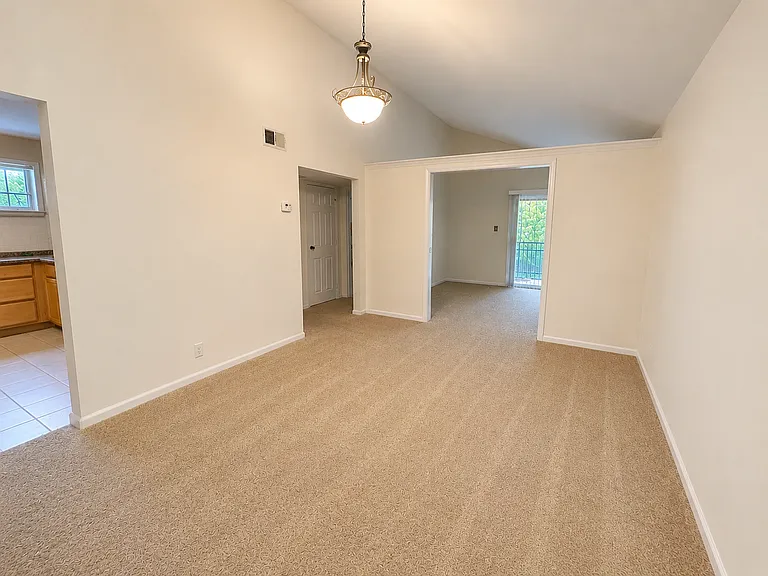 250 Little St #C304 — Photo 2