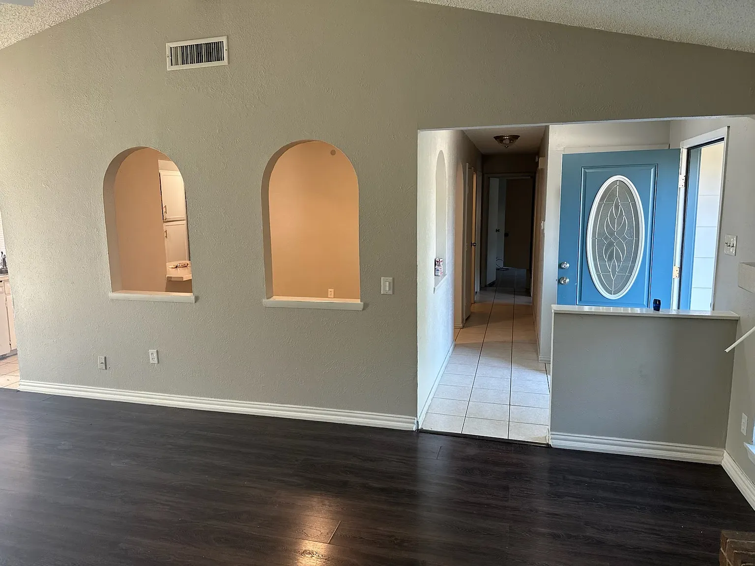 3 bed, 1605 sqft, $2,495 — Photo 4