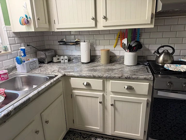 4 Sue Dr — Photo 3