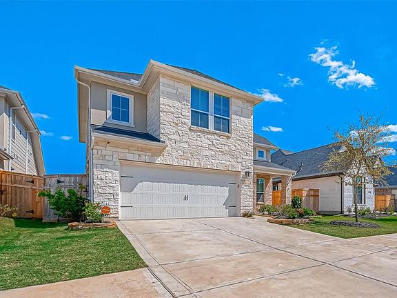 3rd image of 4107 Sherman Oak Ln