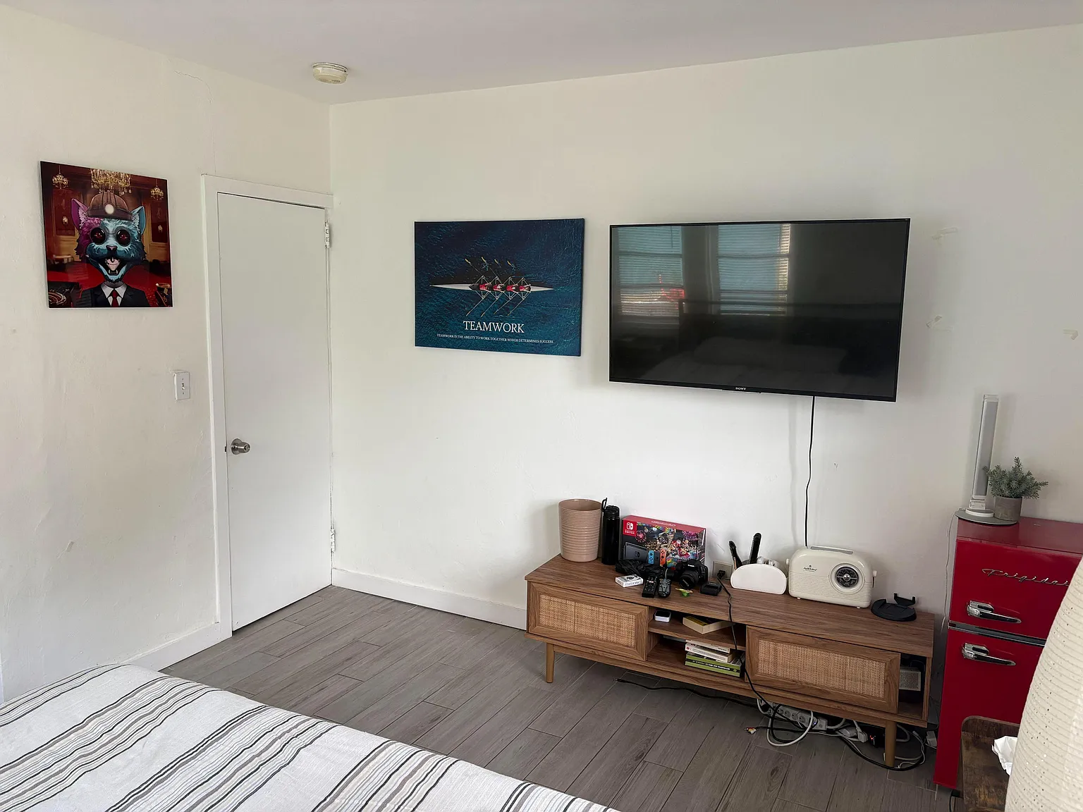 3 bed, 1.0 bath, 1500 sqft, $1,797 — Photo 3