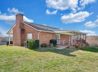 1242 Bramlett Rd, Moneta, VA 24121