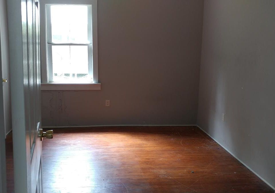 2nd image of 408 E Washington St