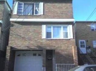 320 10th St, Union City, NJ 07087
