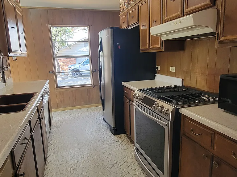 2910 Wacos Dr — Photo 3