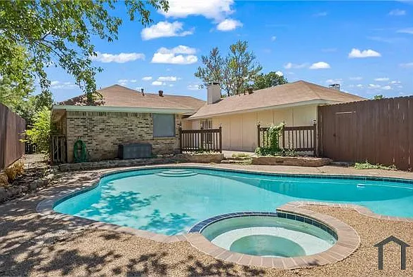 4 bed, 1850 sqft, $3,200 — Photo 4