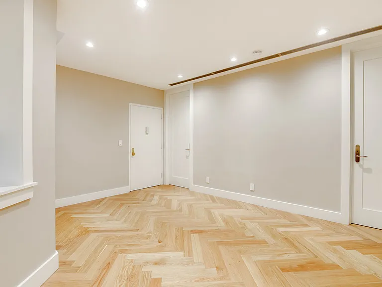 433 Dean St #13 — Photo 17