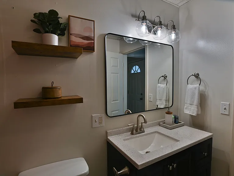 562 Race St — Photo 13