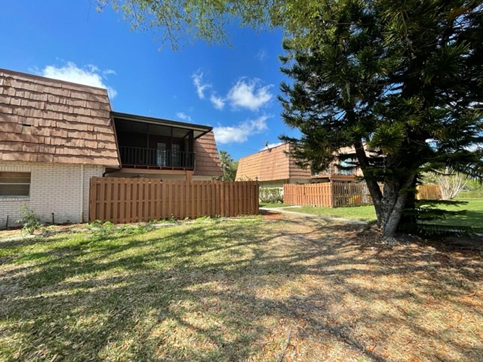 1st image of 119 Moonstone Ct
