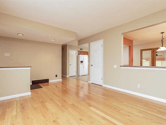 2nd image of 11002 Fawnhaven Dr