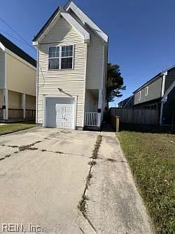 2049 Stonehurst St — Photo 3
