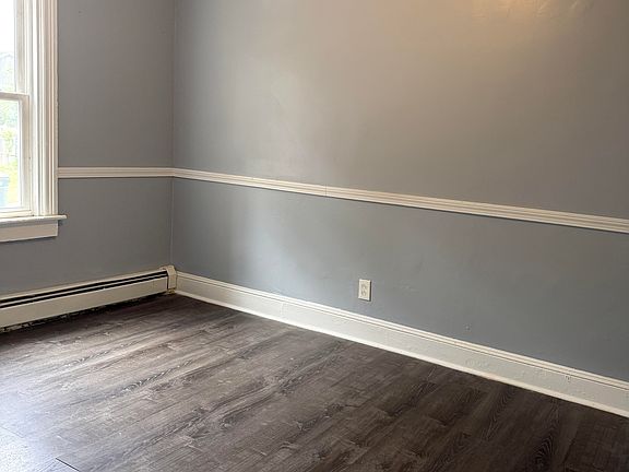 4th image of 111 Jewett St APT 2
