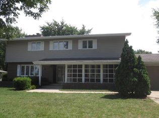 235 Hillcrest Dr, Carroll, IA 51401