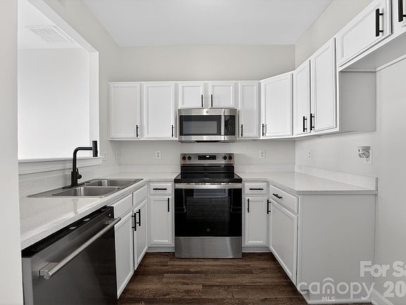 3rd image of 2838 Avalon Loop Rd