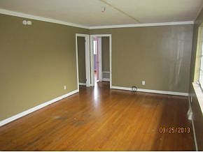 2nd image of 412 Redwood St