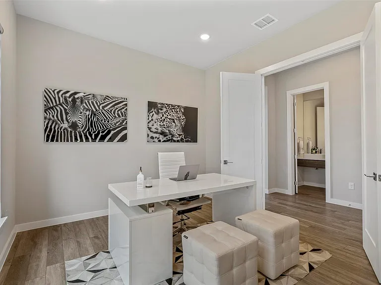 5322 Statesman Ln — Photo 22