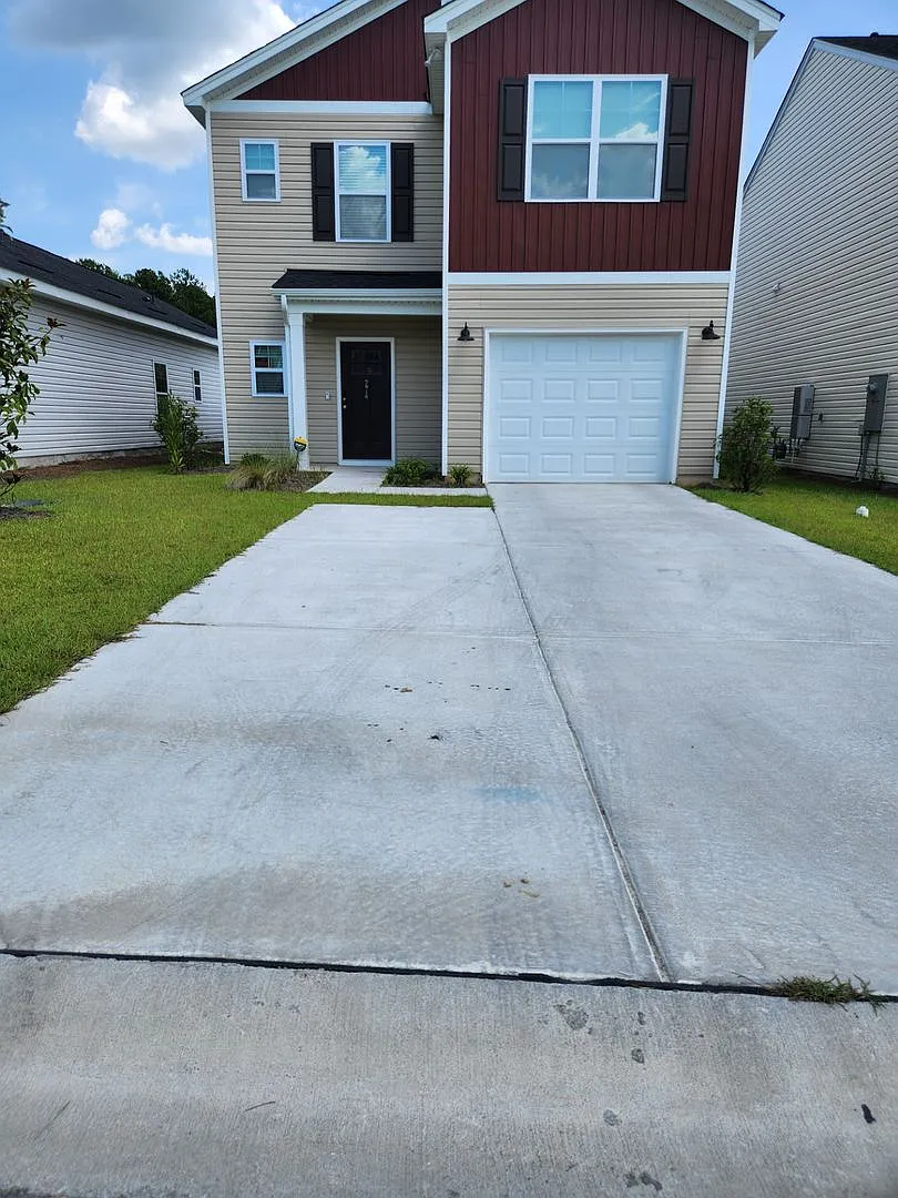 Beautiful 3-Bedroom 2.5 Bath Haynes Park Subdivision — Photo 1