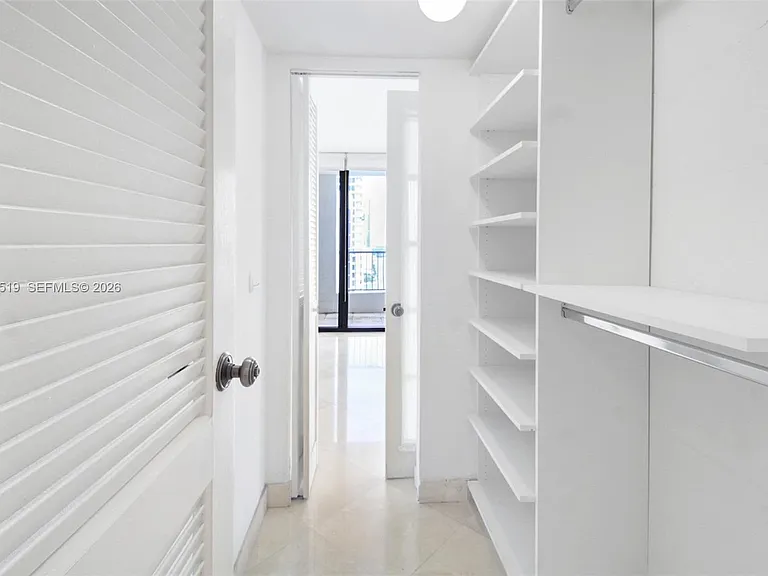 555 NE 15th St #31C — Photo 9