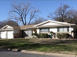 1204 Walker Dr, Hurst, TX 76053