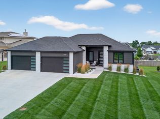 1824 Magnolia Cir, Norwalk, IA 50211