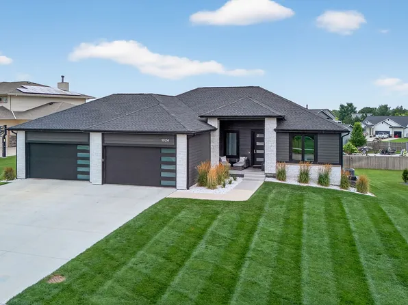 1824 Magnolia Cir, Norwalk, IA 50211