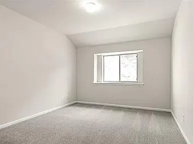 112 Falkland St — Photo 18