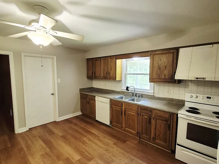 3041 Clintwood Rd — Photo 7
