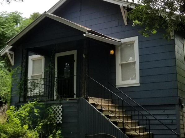 422 Mary St