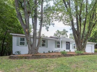 2321 N Briarwood Ln, Fayetteville, AR 72703