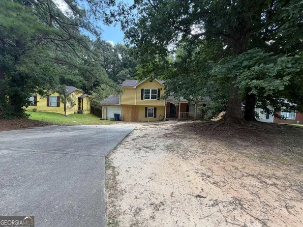 6495 Emerald Pointe Cir, College Park, GA 30349