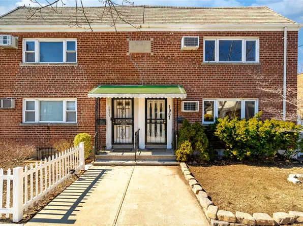 1961 Mayflower Avenue, Bronx, NY 10461