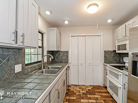 5th image of 7286 Jonas Rd